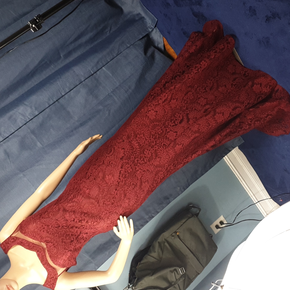 Red Prom dress - Picture 3 of 12